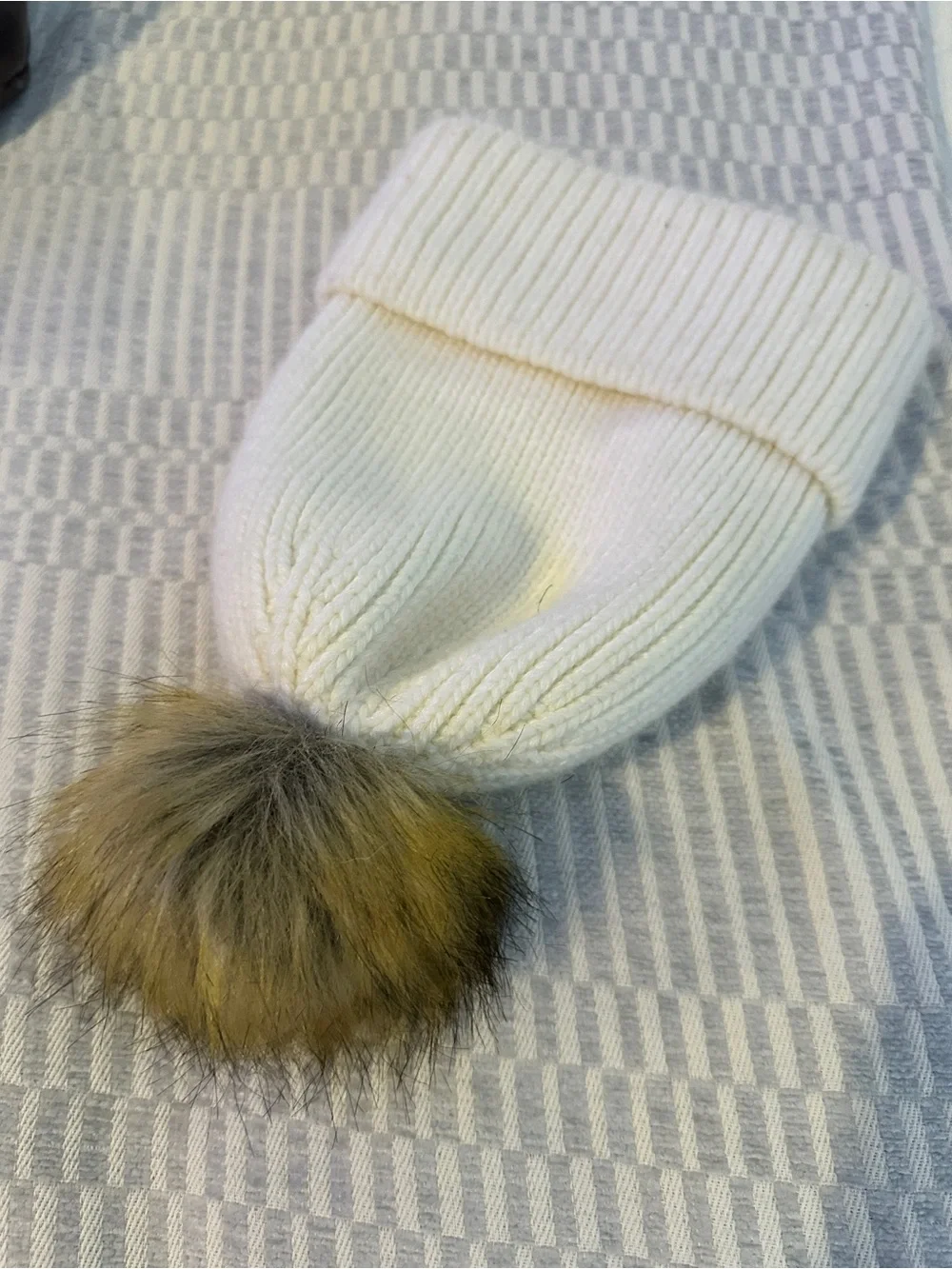 Anthropologie Pick-A-Pom Marled Beanie Base Cream w/Taupe Pom - Picture 5 of 12